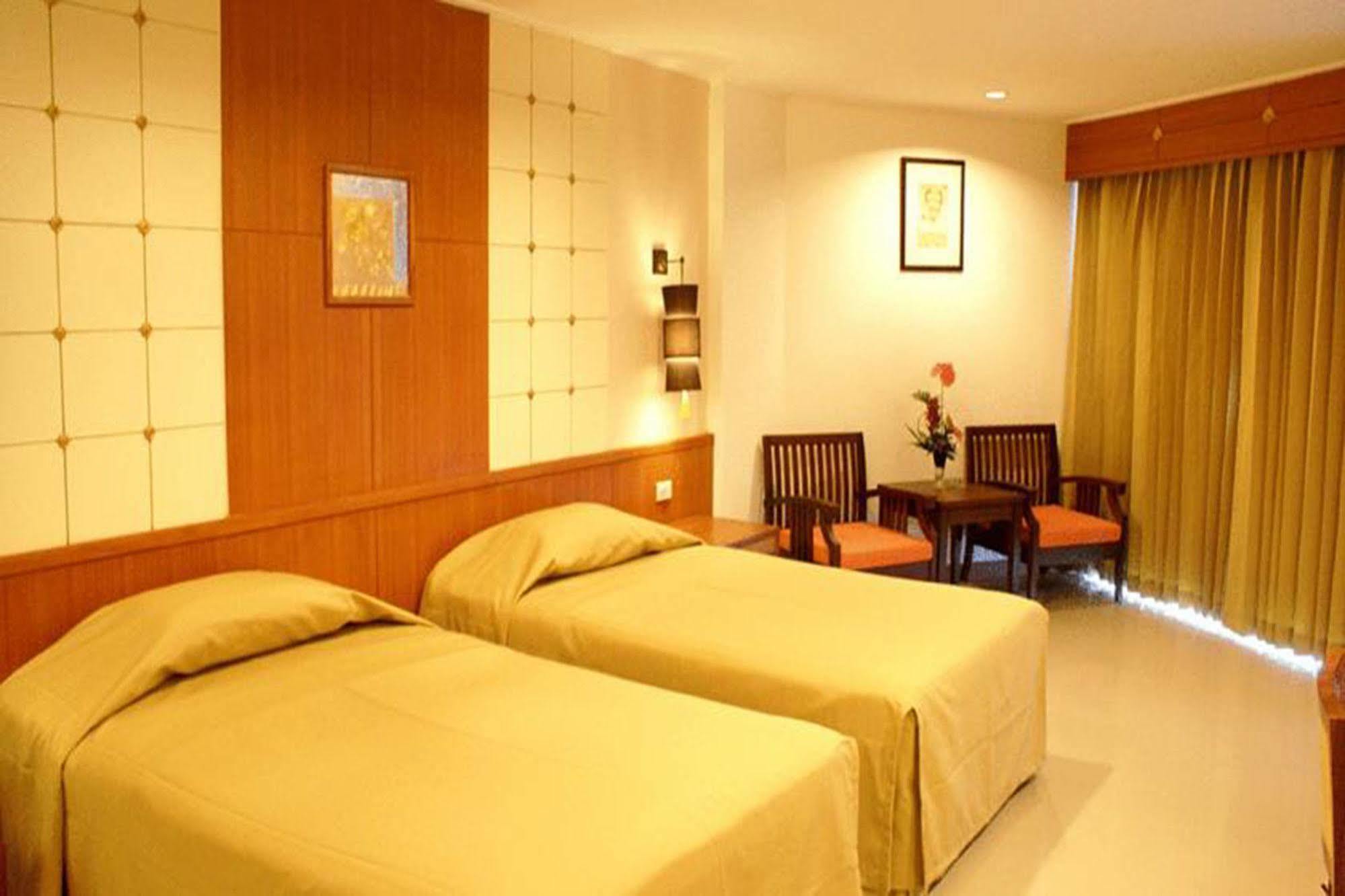 Hotel Royal Twins Palace