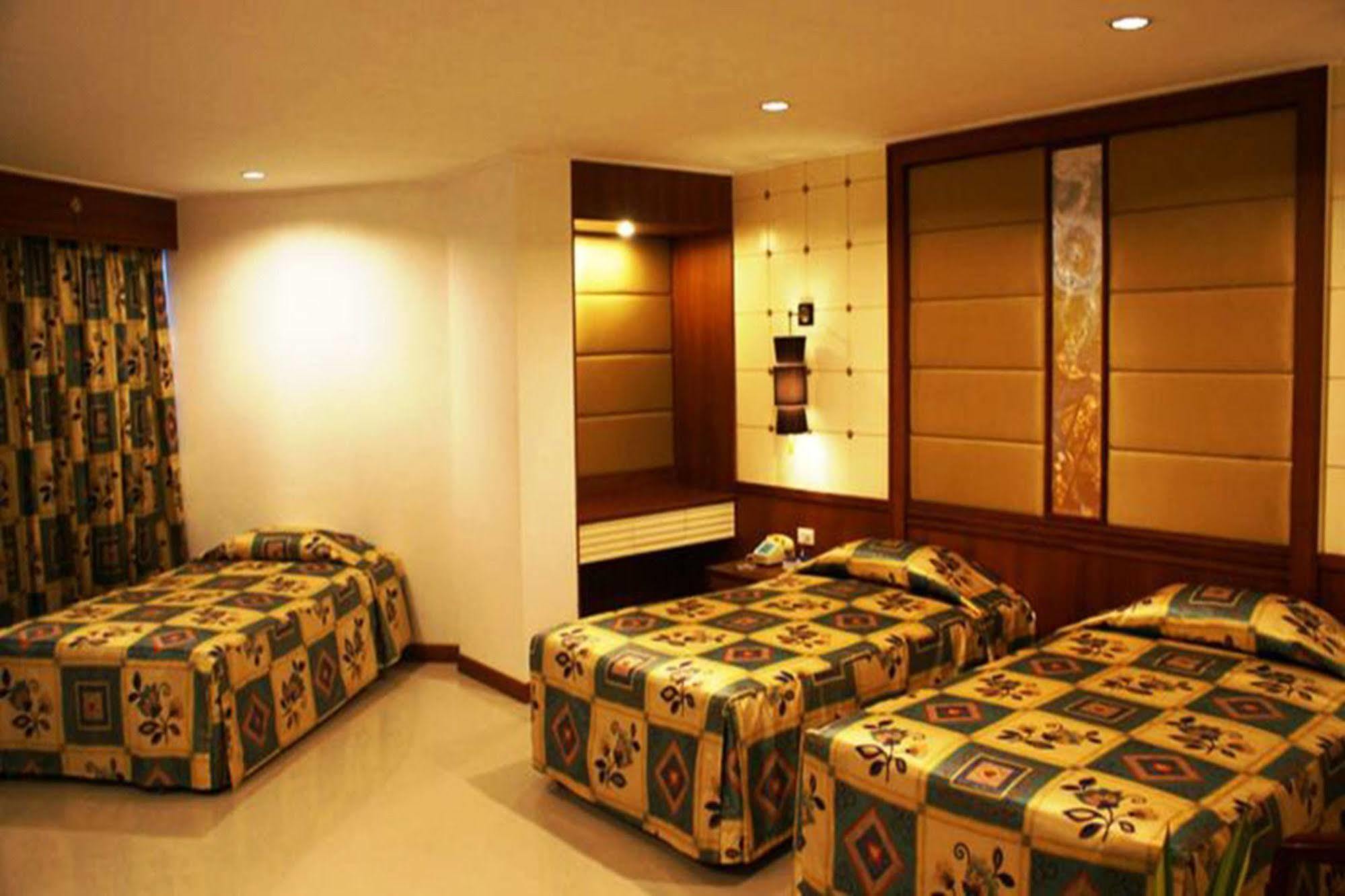 Royal Twins Palace Hotel 4*