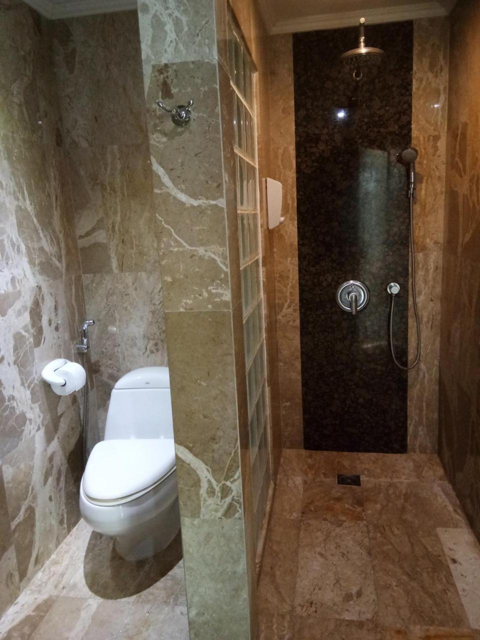 Aparthotel Westbury 3*