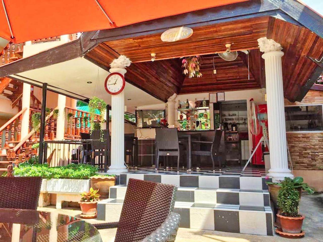 Phratamnak - 100 Meter From Pattaya