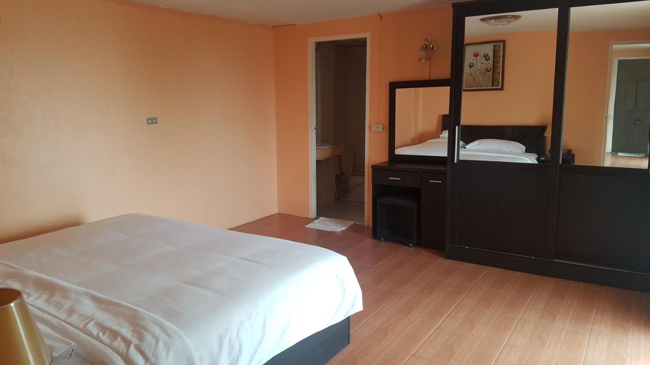 Queen Hotel 2*