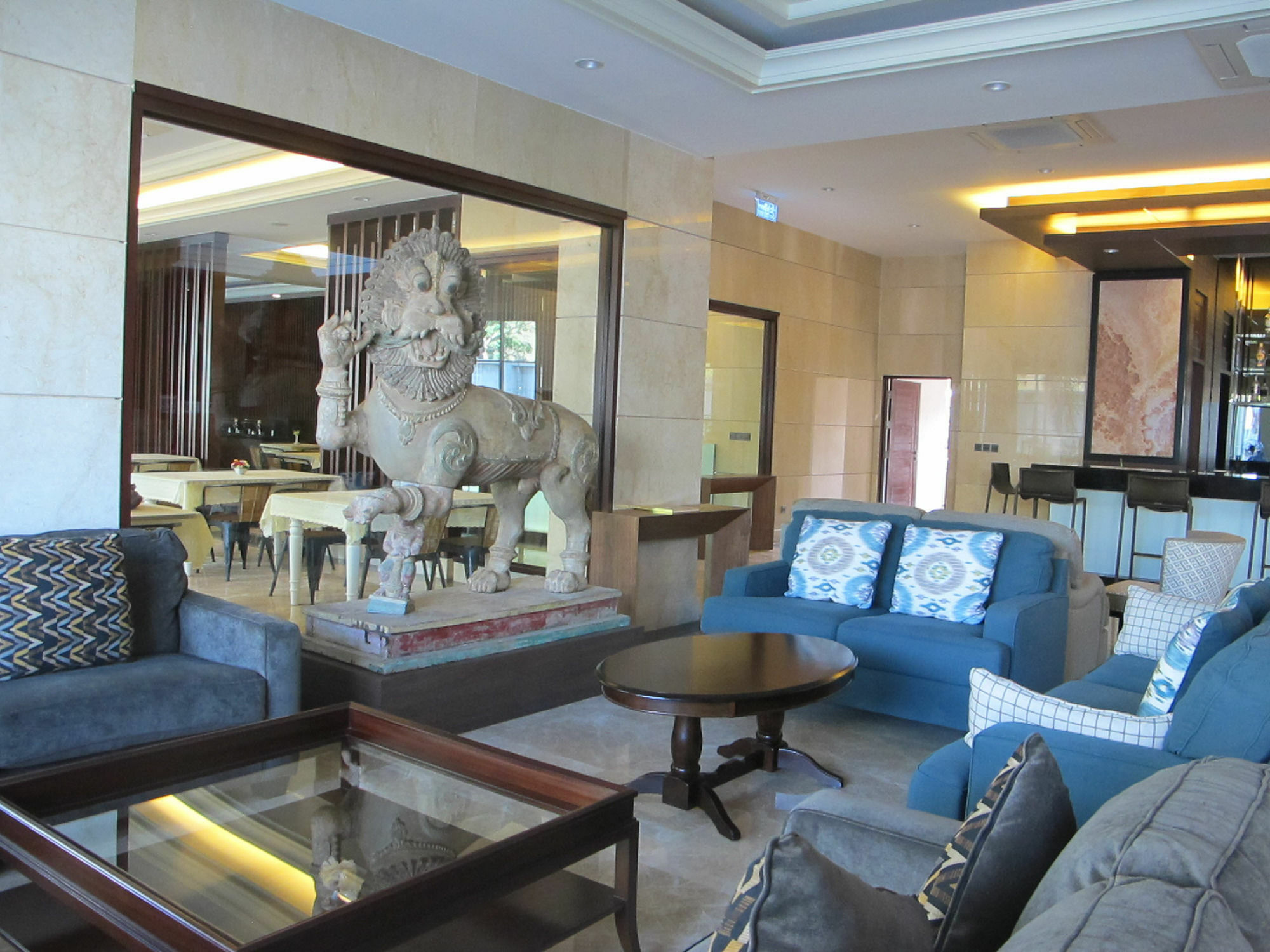 March Hotel