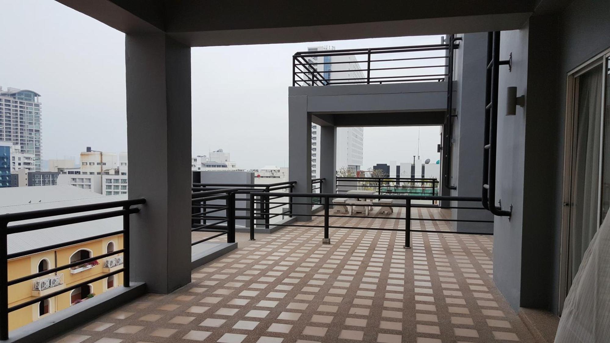 เพลิน เพลซ เรสซิเดนซ์ โรงแรม 3*