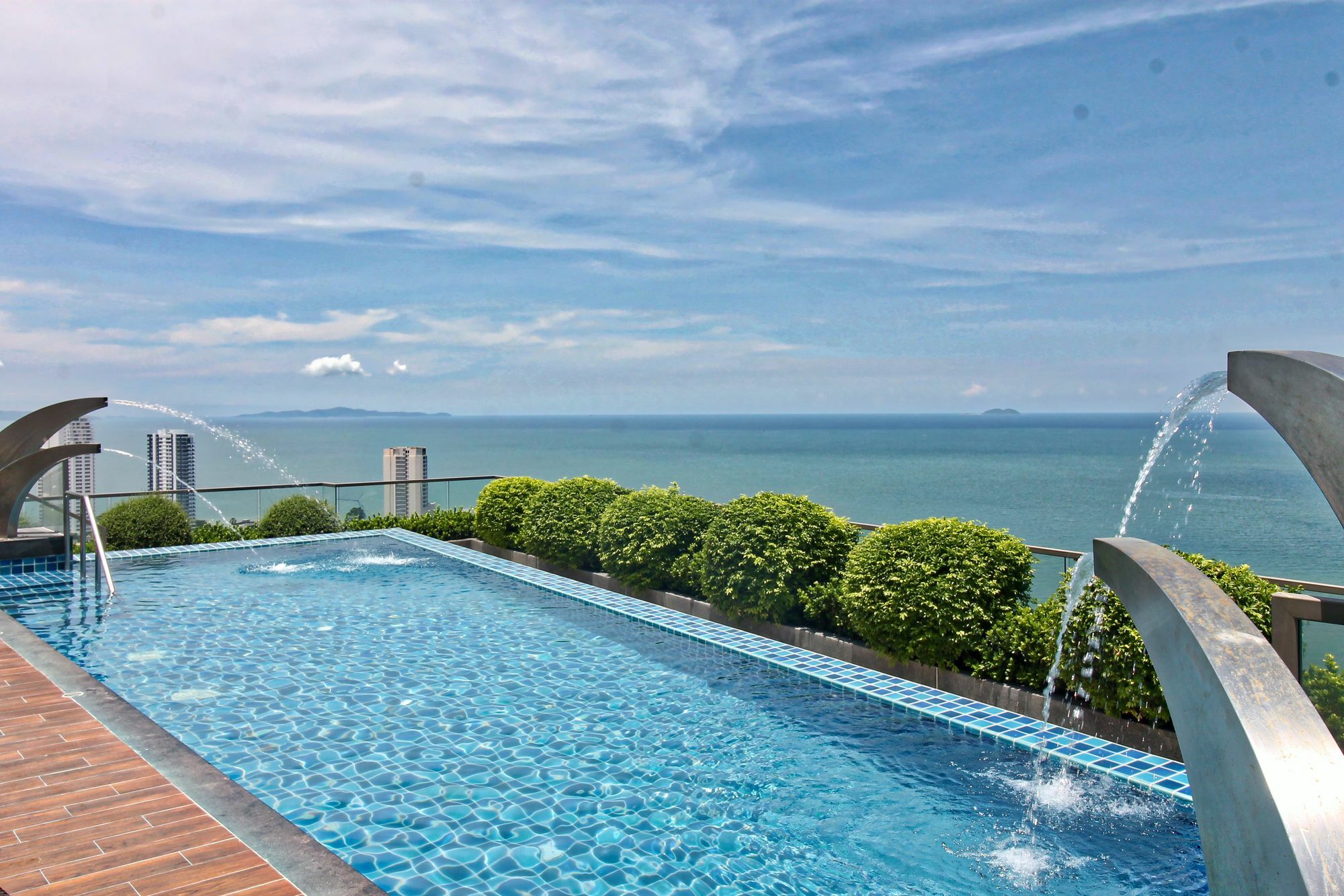 Apartamento The Peak Towers Pattaya
