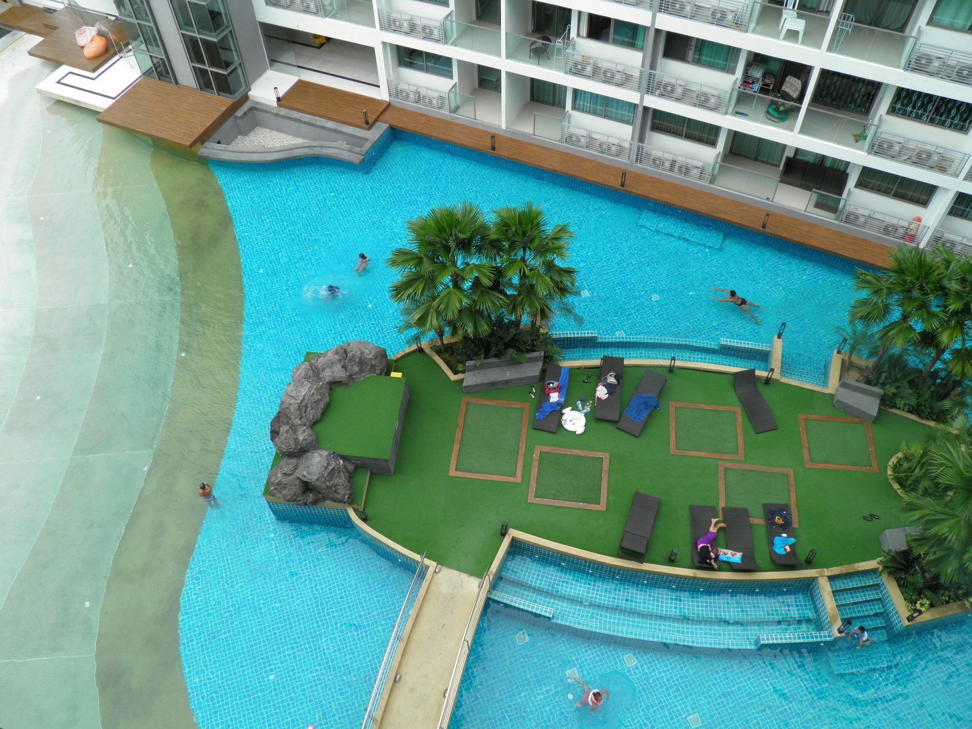 Apartment Laguna 1 720 By Axiom Group