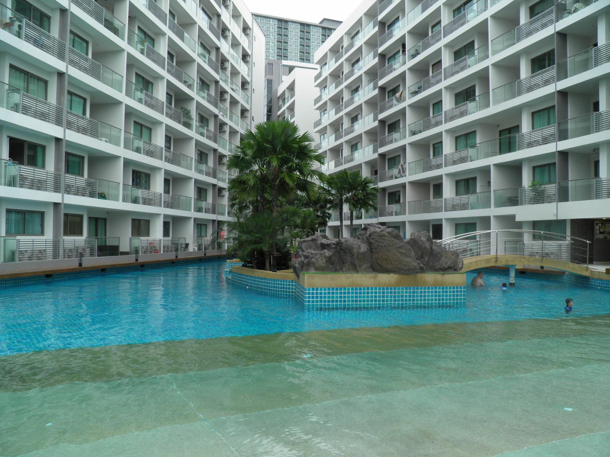 Laguna 1 720 By Axiom Group