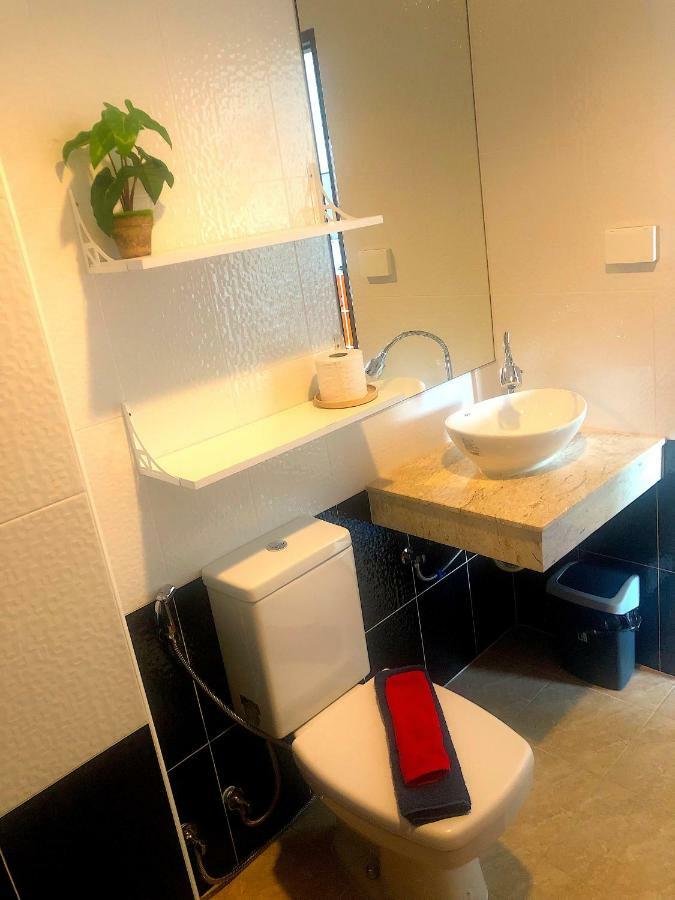 Breezy Apartment *