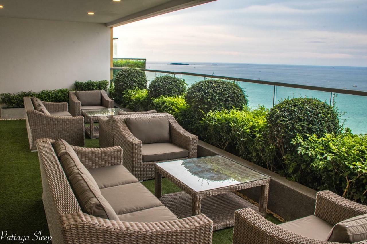The Peak Towers Sea View * Pattaya