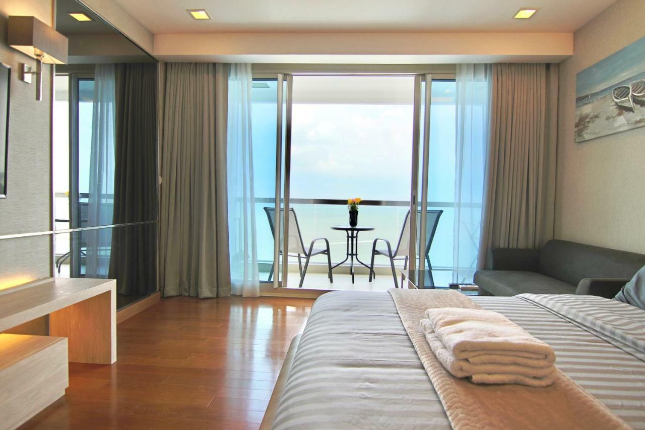 Luxurious Beachfront Apartment