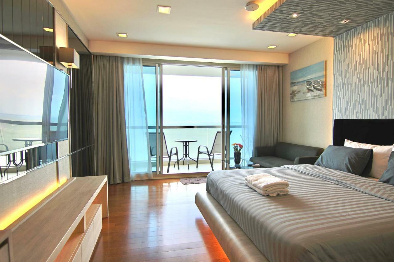 Luxurious Beachfront *