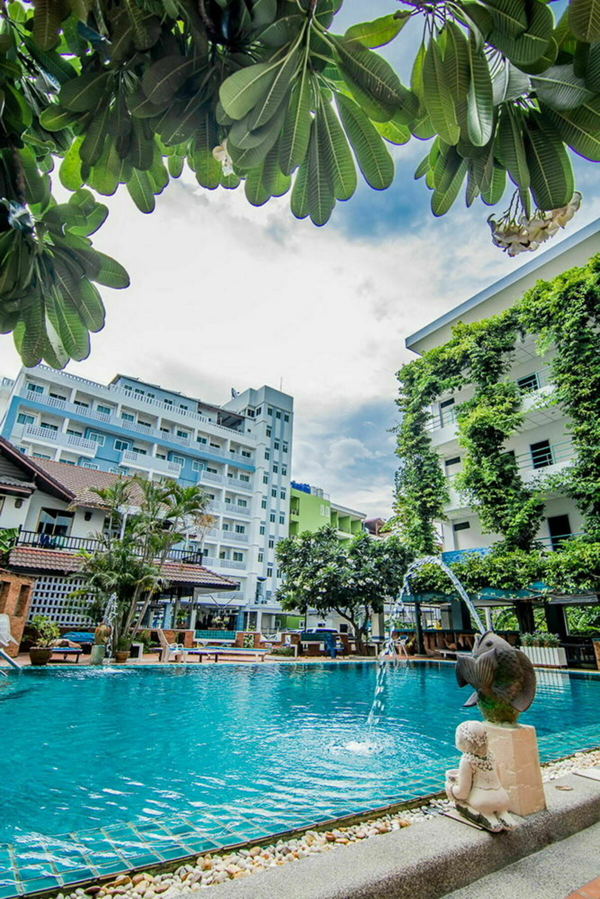 Sutus Court 5 Hotel 3*