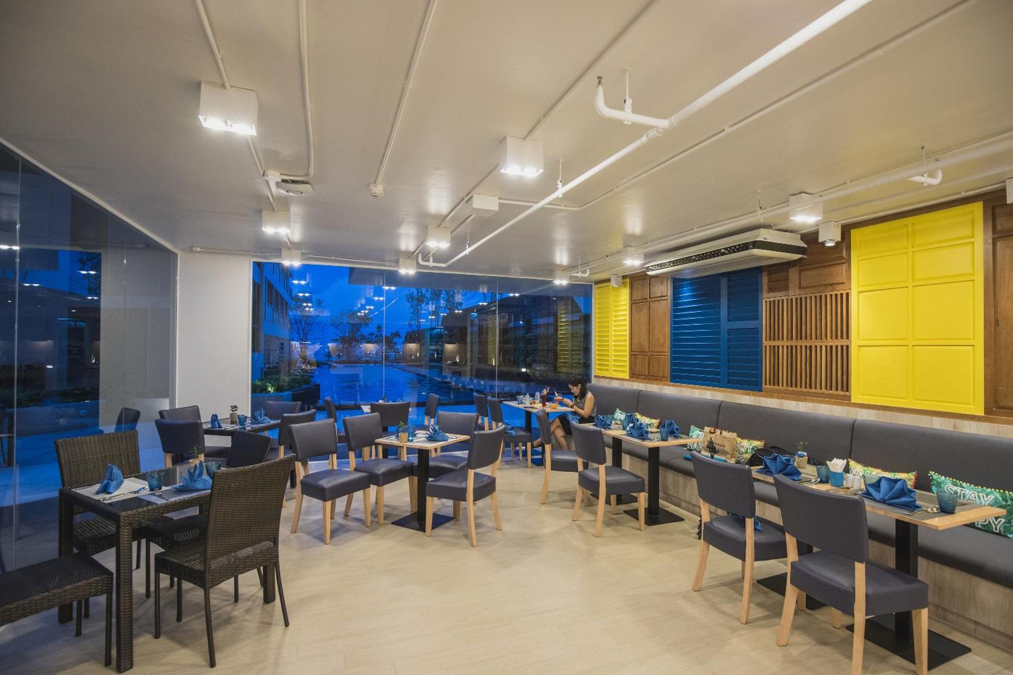 Golden Tulip Beachfront Hotel