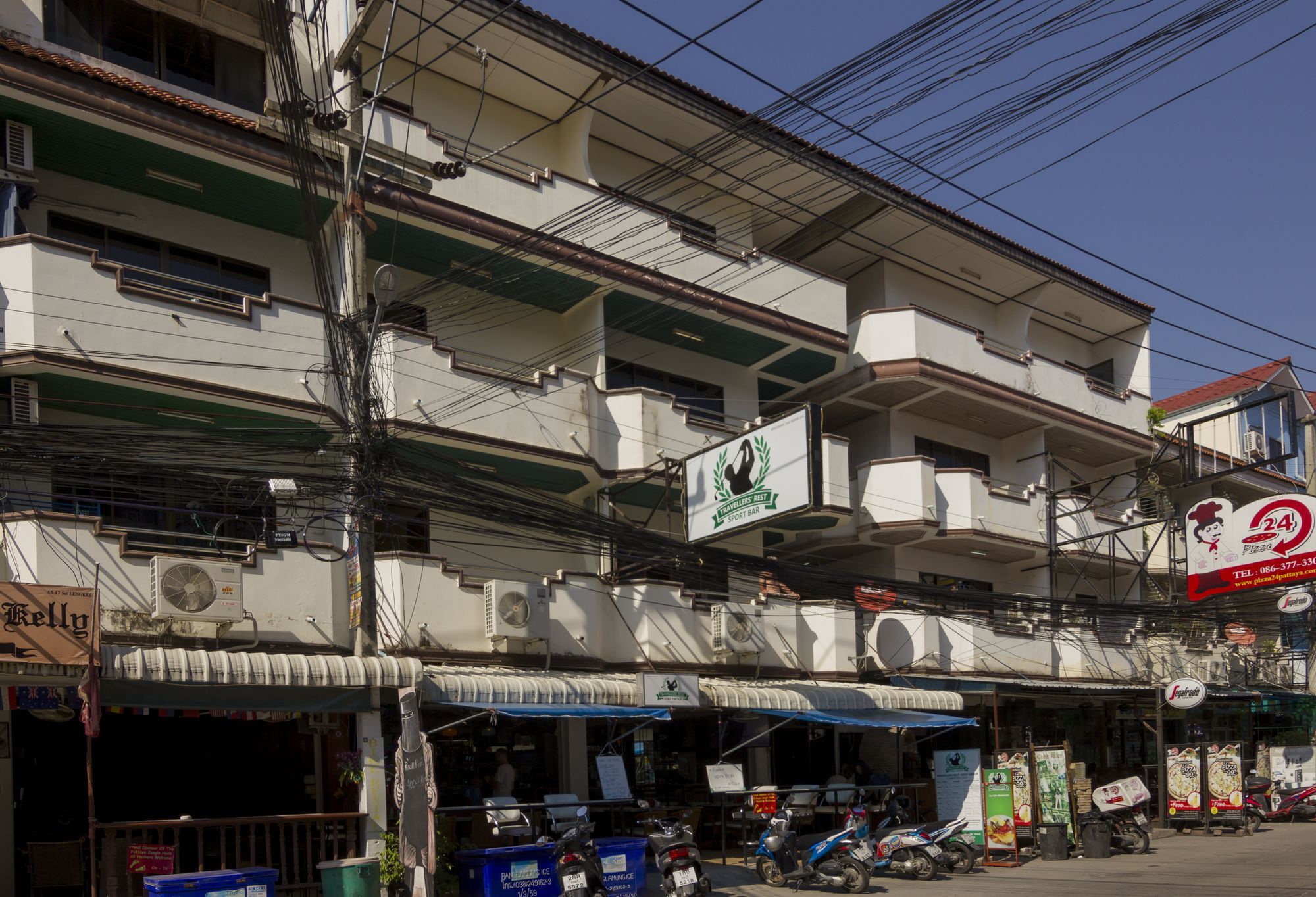 Traveller's Rest Sports Bar Guest house 2*