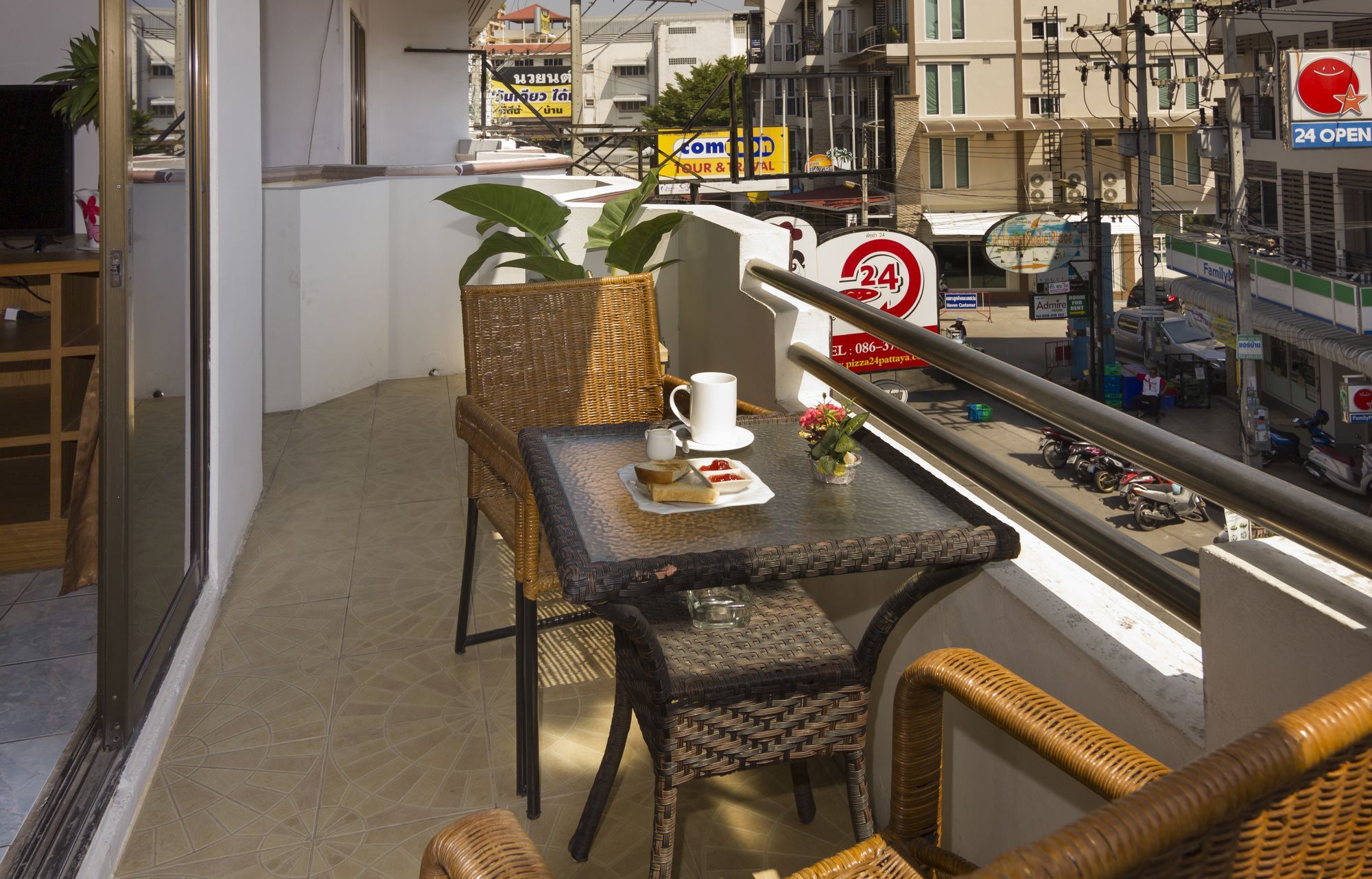 Guest house Traveller's Rest Sports Bar