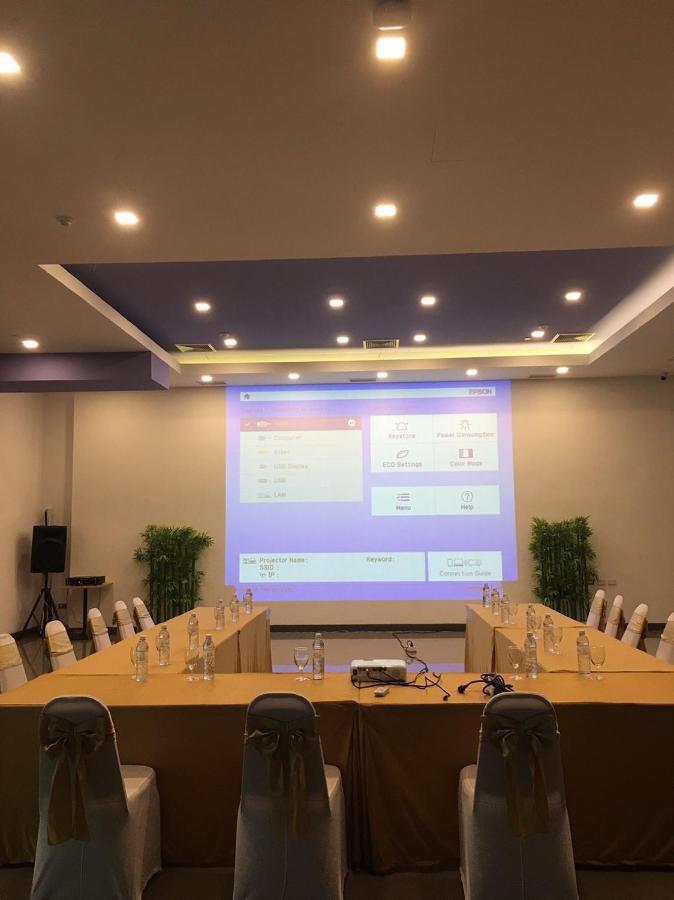 Resort Lakkhana Poolside