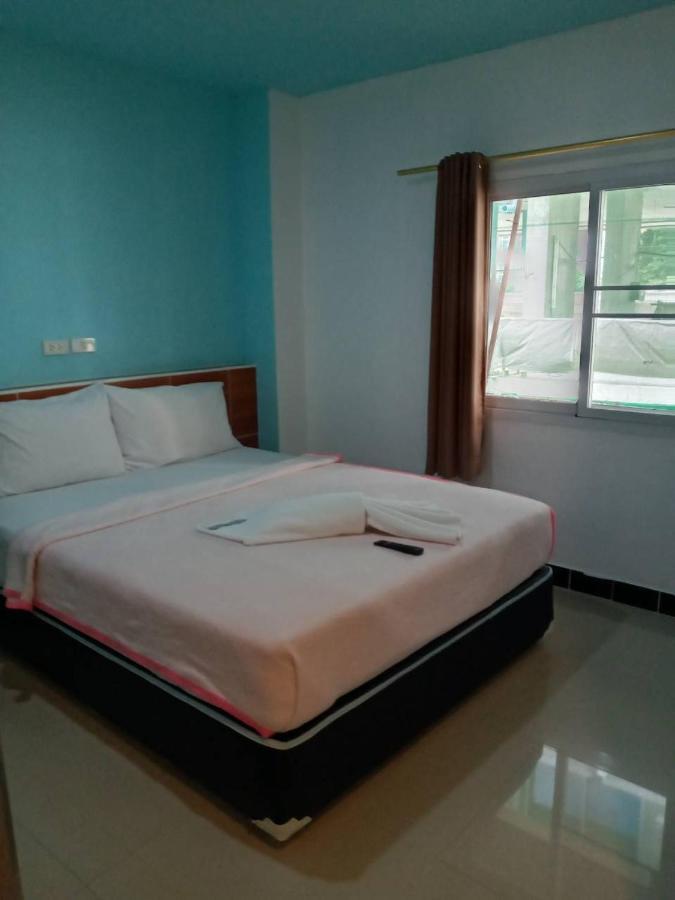 Hill Apartment *