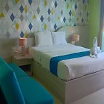 ดิ ไอคอนเพลซ 1 แอท พัทยากลาง 3* Pattaya