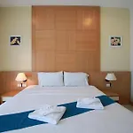 ดิ ไอคอนเพลซ 1 แอท พัทยากลาง โรงแรม 3*