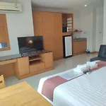 ดิ ไอคอนเพลซ 1 แอท พัทยากลาง 3* Pattaya