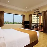 Nova Park Hotel 4*