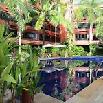 Nova Park Hotel 4*