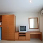 ดิ ไอคอนเพลซ 1 แอท พัทยากลาง โรงแรม 3*