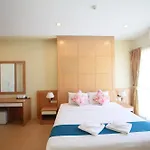 โรงแรม ดิ ไอคอนเพลซ 1 แอท พัทยากลาง 3*