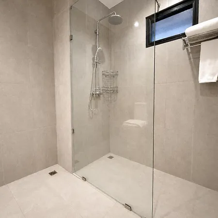 Nova Park Hotel 4*