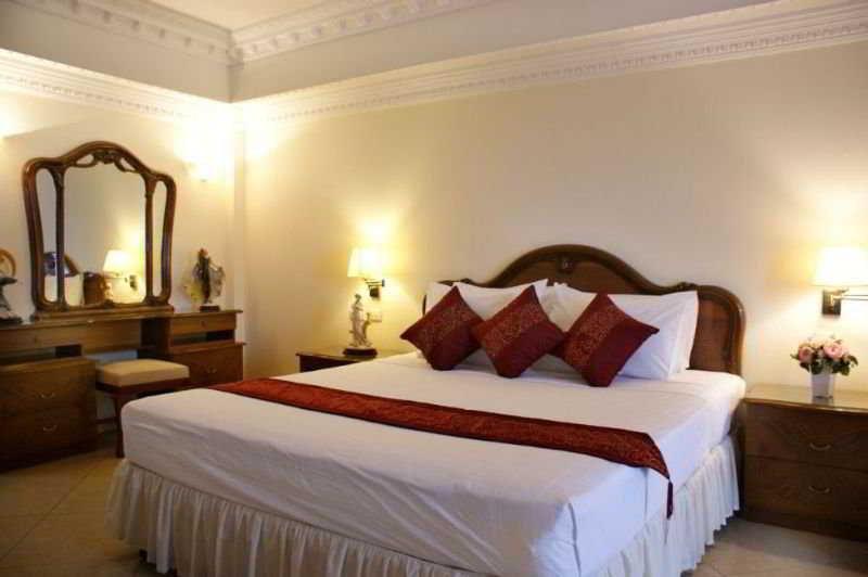 Lk Royal Hotel 4*