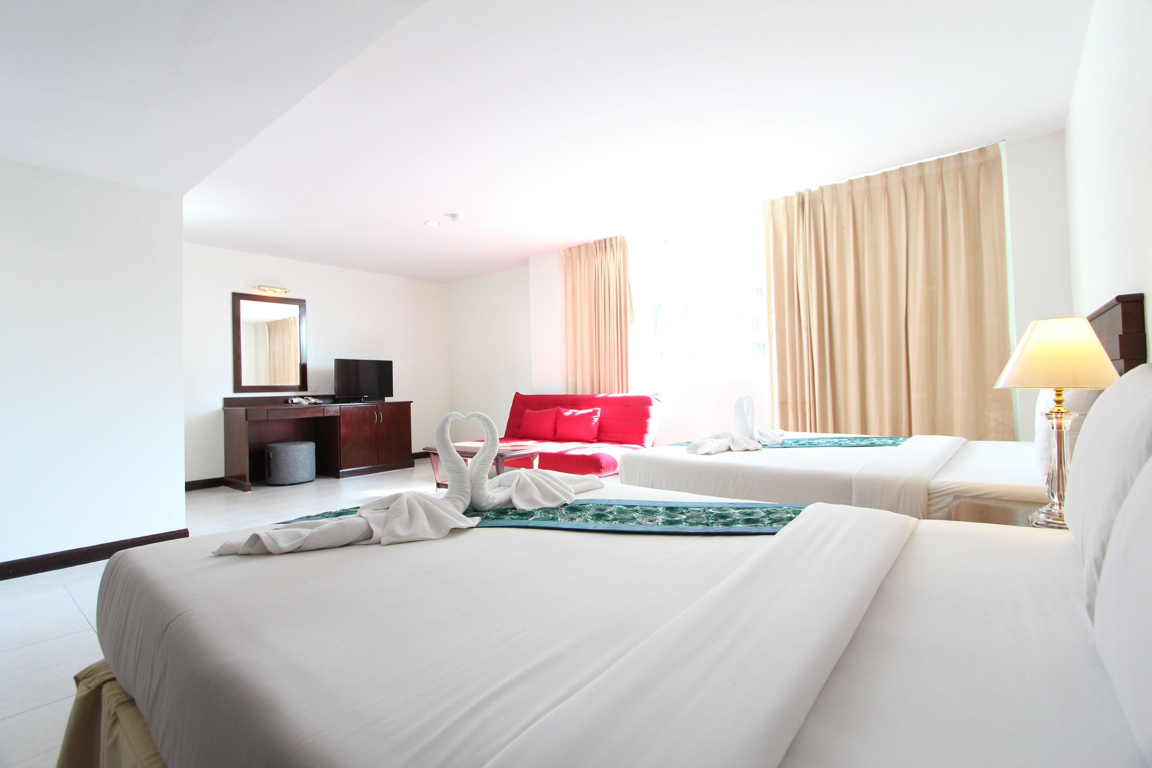 คราวน์พัทยาบีชโฮเทล โรงแรม 3*