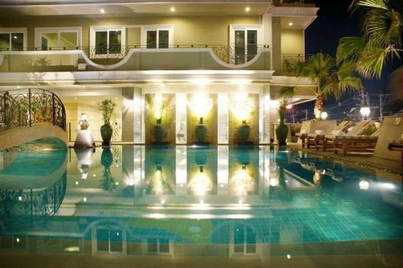 Hotel Lk Royal