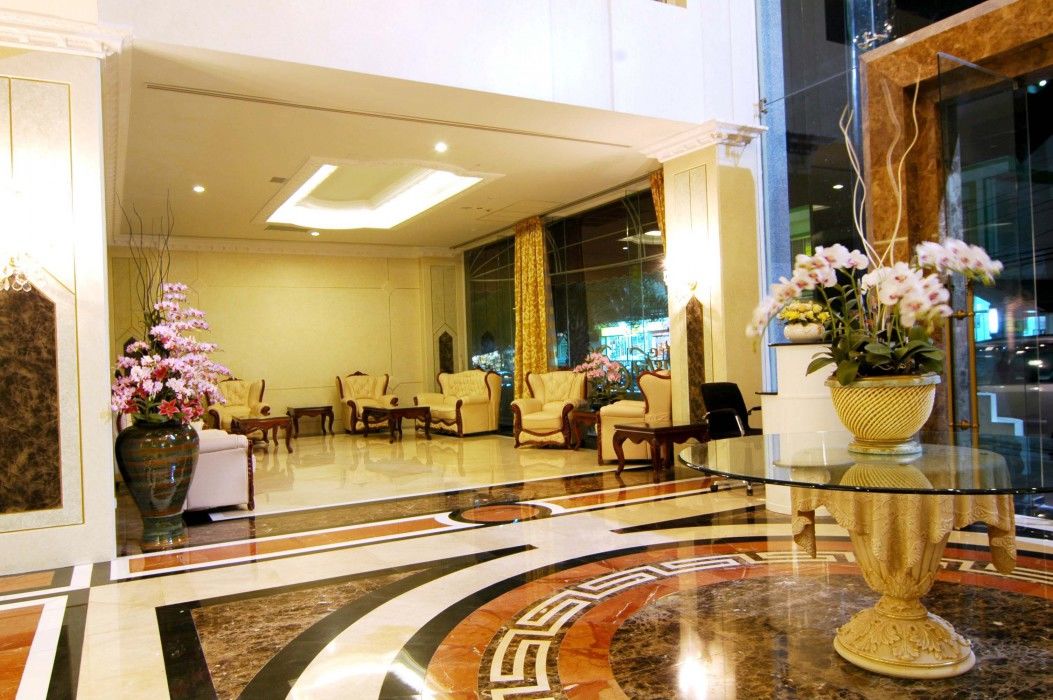 Hotel Lk Royal