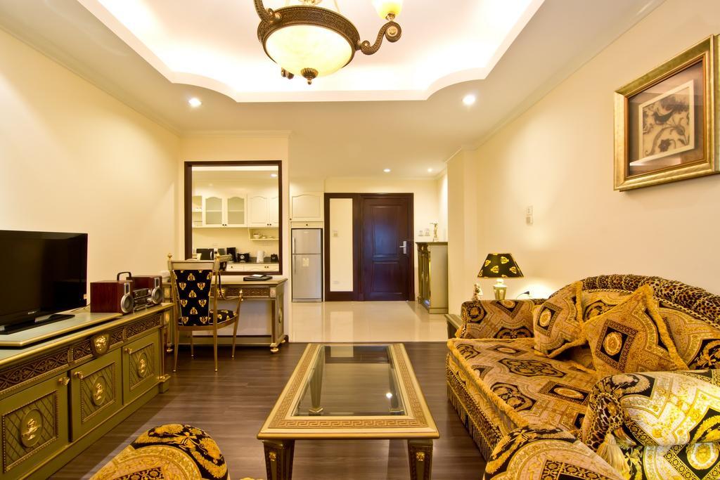 Hotel Lk Royal