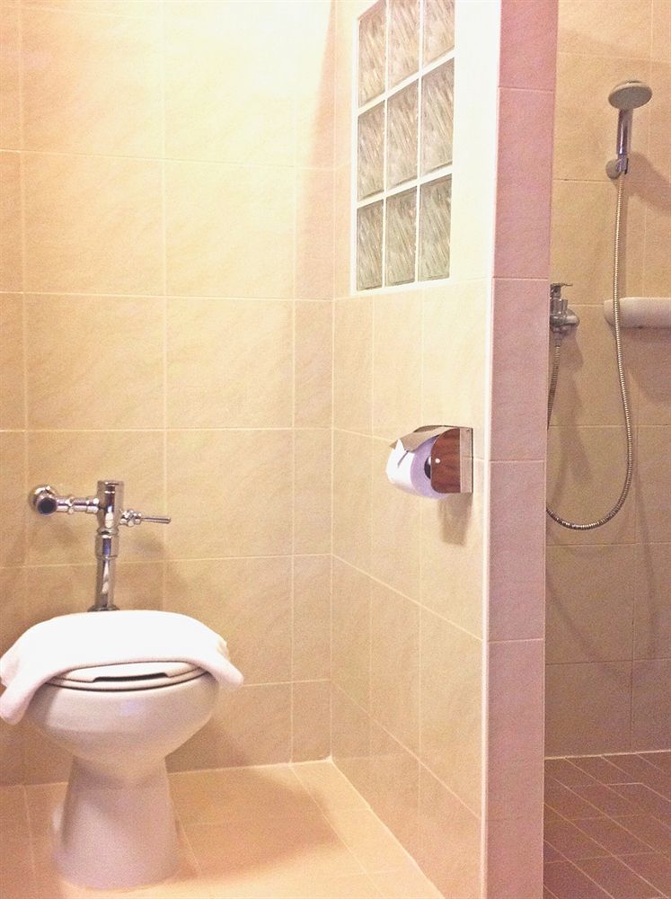 Dynasty Hotel 3*