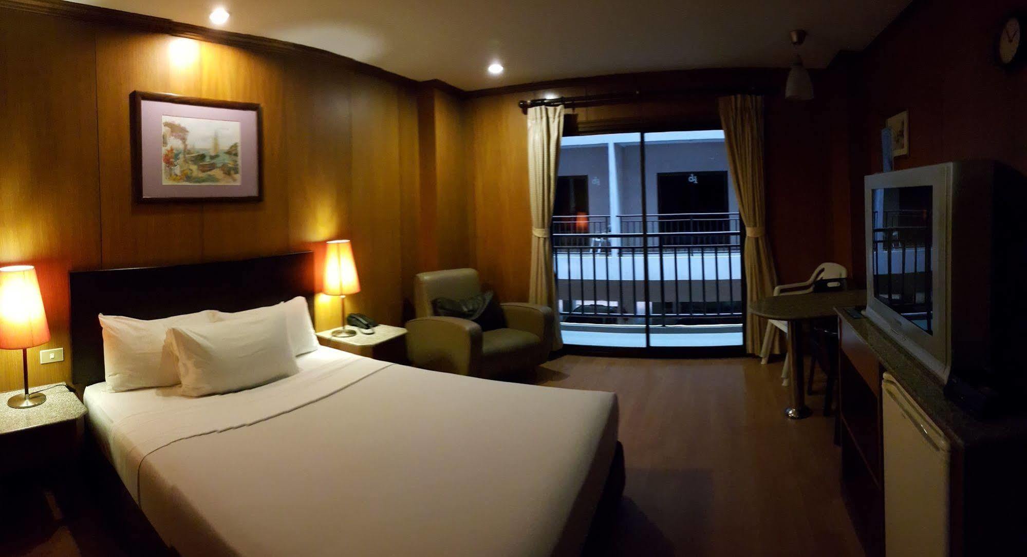 Hotel Dynasty