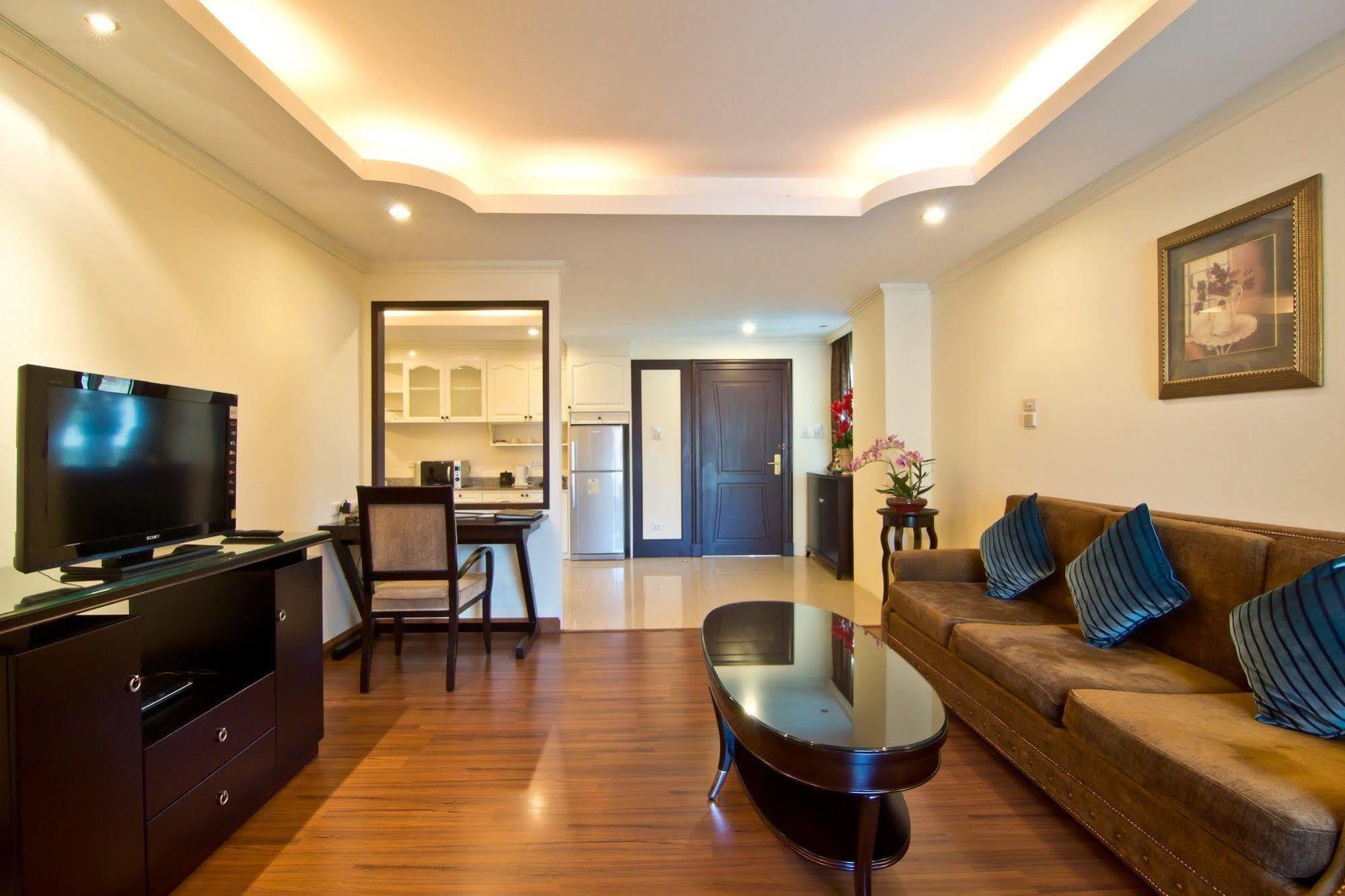 Hotel Lk Royal 4*
