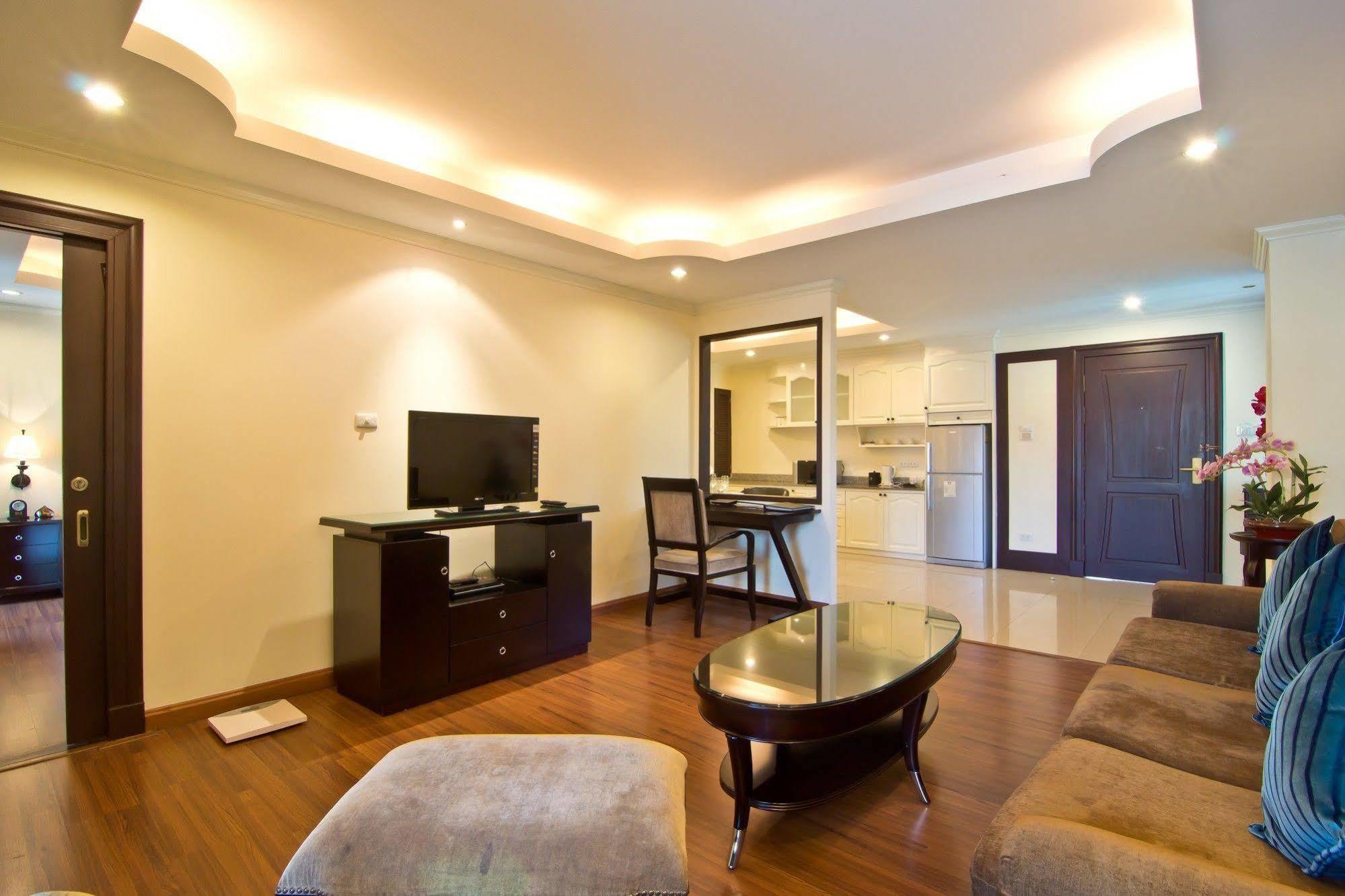 Lk Royal Hotel 4*