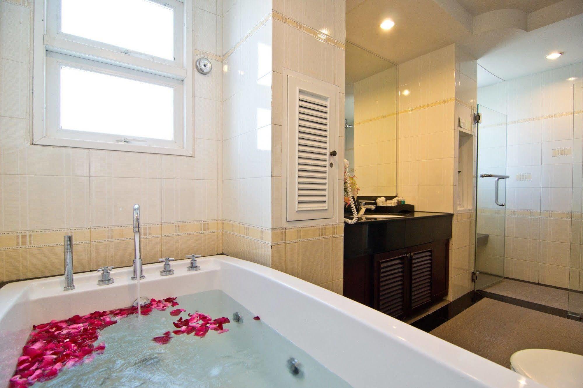 Hotel Lk Royal 4*