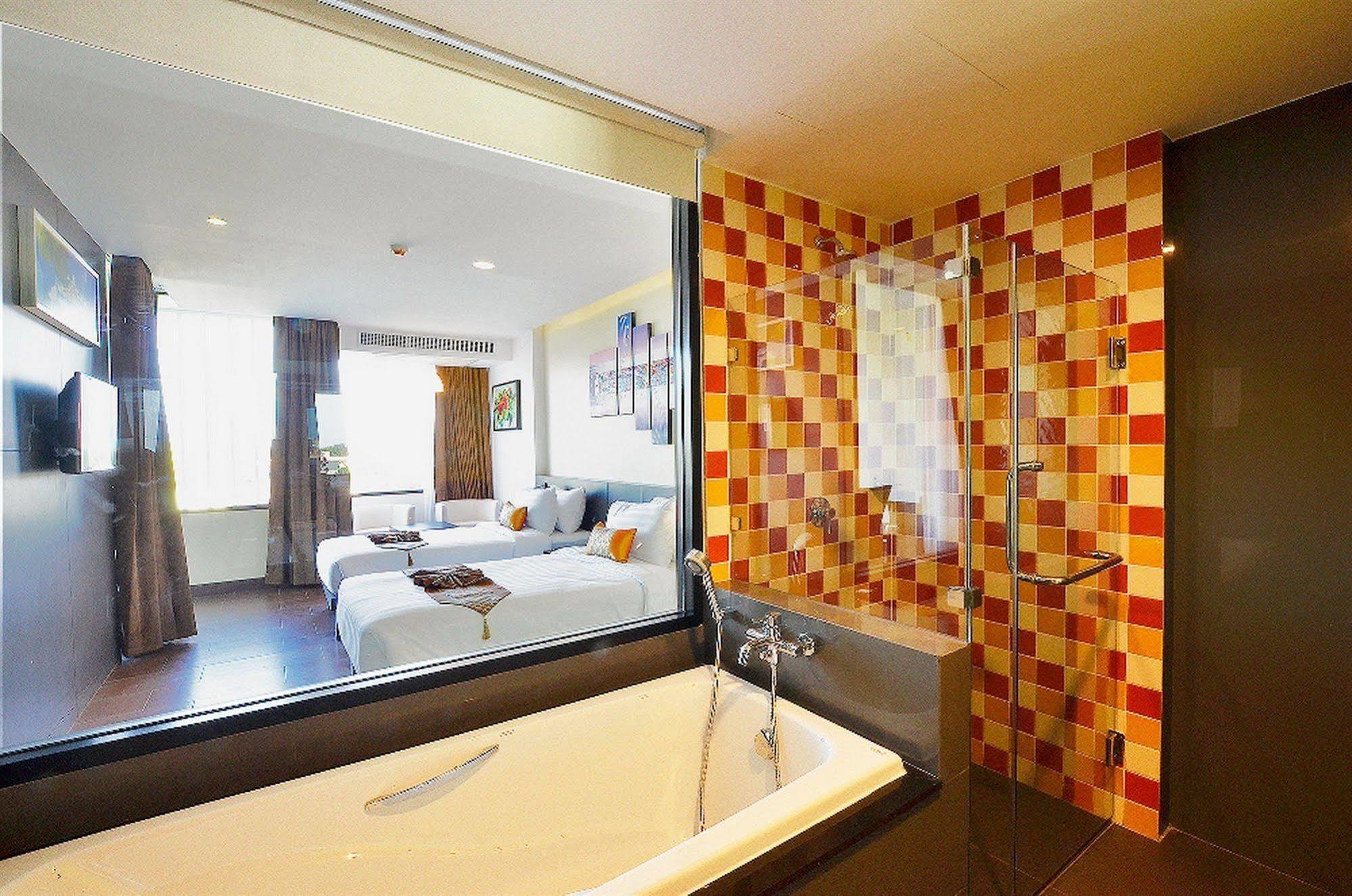 Lakkhana Poolside Tempat peranginan 4*