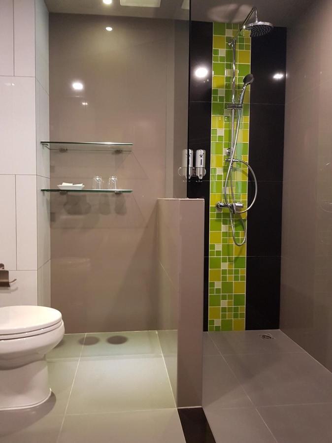 Lakkhana Poolside Tempat peranginan