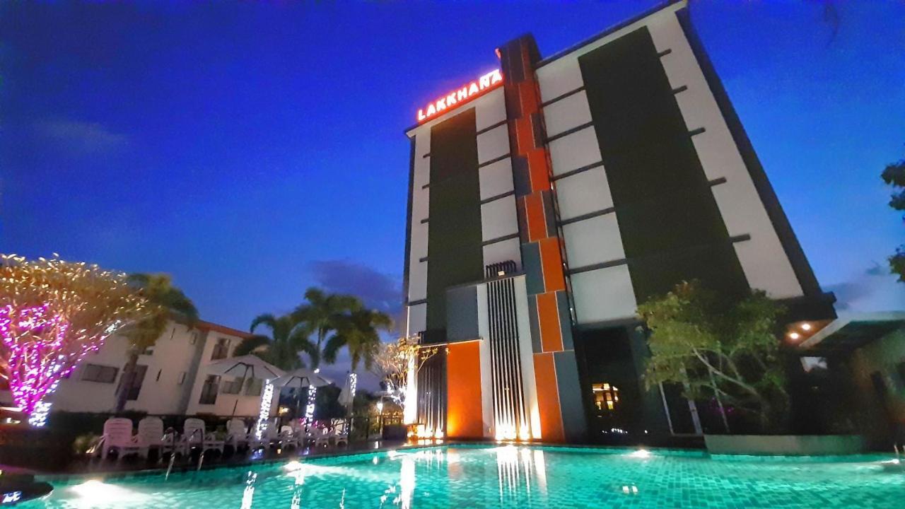 Tempat peranginan Lakkhana Poolside 4*