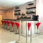 Tuga\'S Bar And Guest House