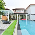4Bd Pool Villa Pattaya With Jacuzzi - Exquisite Pool Villa A