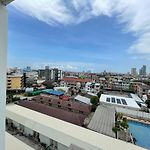 Trendy Studio In City Center Residence