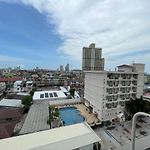 Trendy Studio In City Center Residence