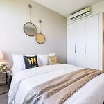 Unixx Splendid Seaview Suite
