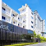 Base Central Pattaya Huge 2Bed King&Queen With Infinity Pool & Free Netflix!