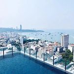 Pattaya The Base市中心近海滩和商场的无边泳池一卧室公寓