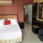 Lucky Inn Suites