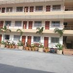 Ekaluk Place Inn